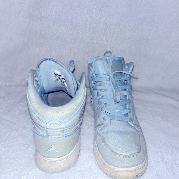Baby blue Nikes - Picture 3 of 4